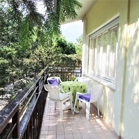 Apartament Amazing In Caorle With Communal Pool