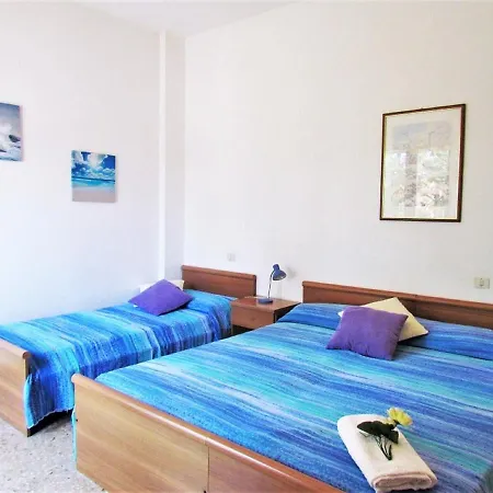Apartment Amazing In Caorle With Communal Pool *